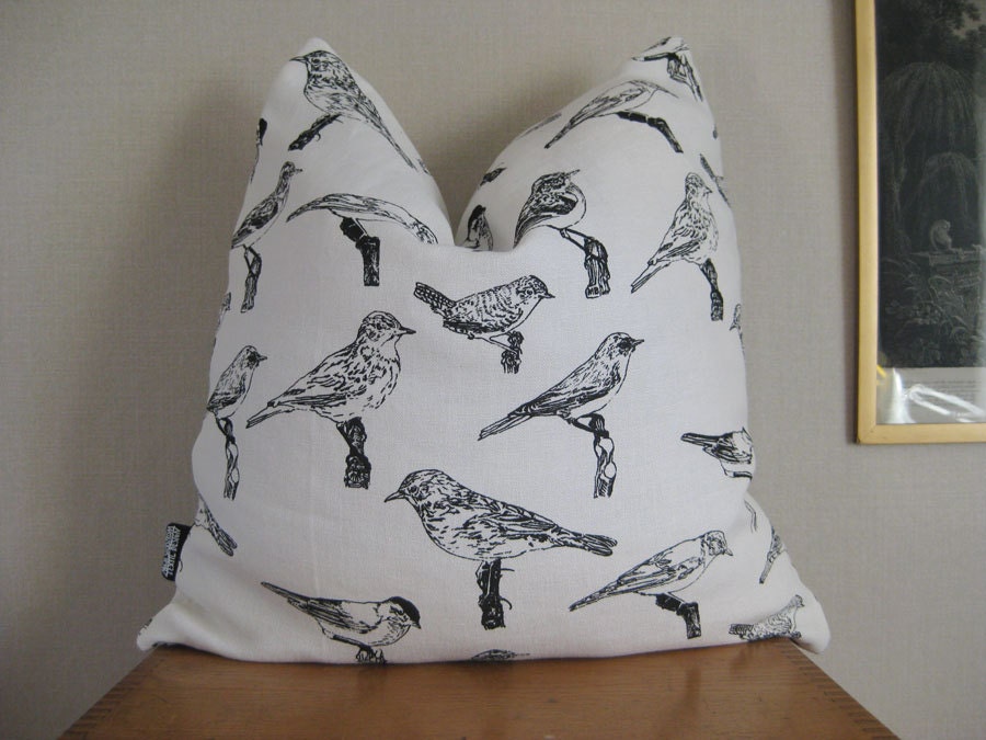 Organic bird cushion cover 18x18"