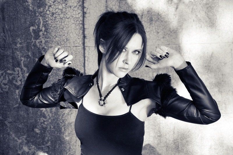 Black Victorian fur paffy sleeves leather shrug