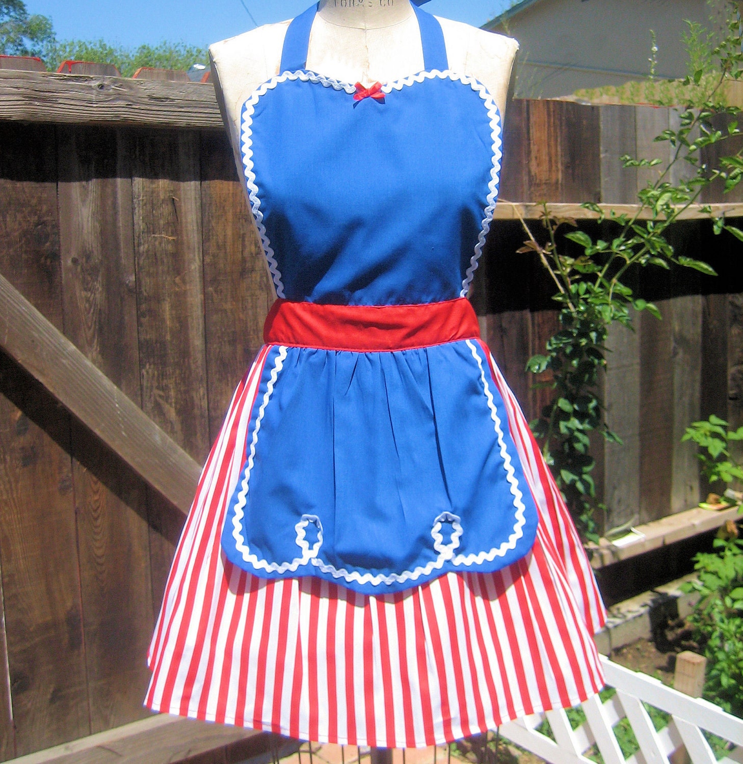 Apron AMERICANA 50s diner  flirty retro APRON fourth of July BBQ vintage inspired womens full apron