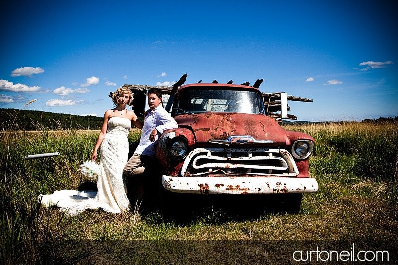 COUNTRY CHIC Wedding Feather Bouquet And Boutonierre
