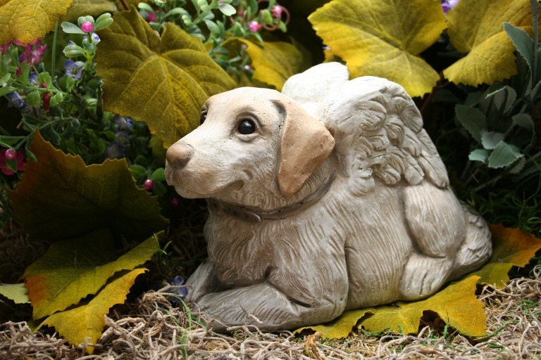 yellow lab outdoor statue