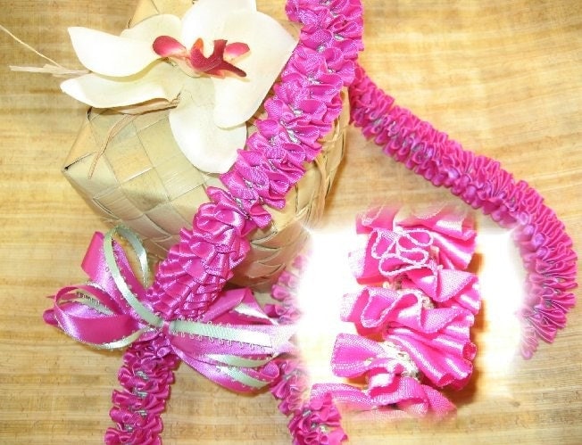 Carnation Ribbon Lei