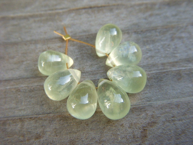 Prehnite Polished Drops(7) - Mini Strand - 8 to 10mm