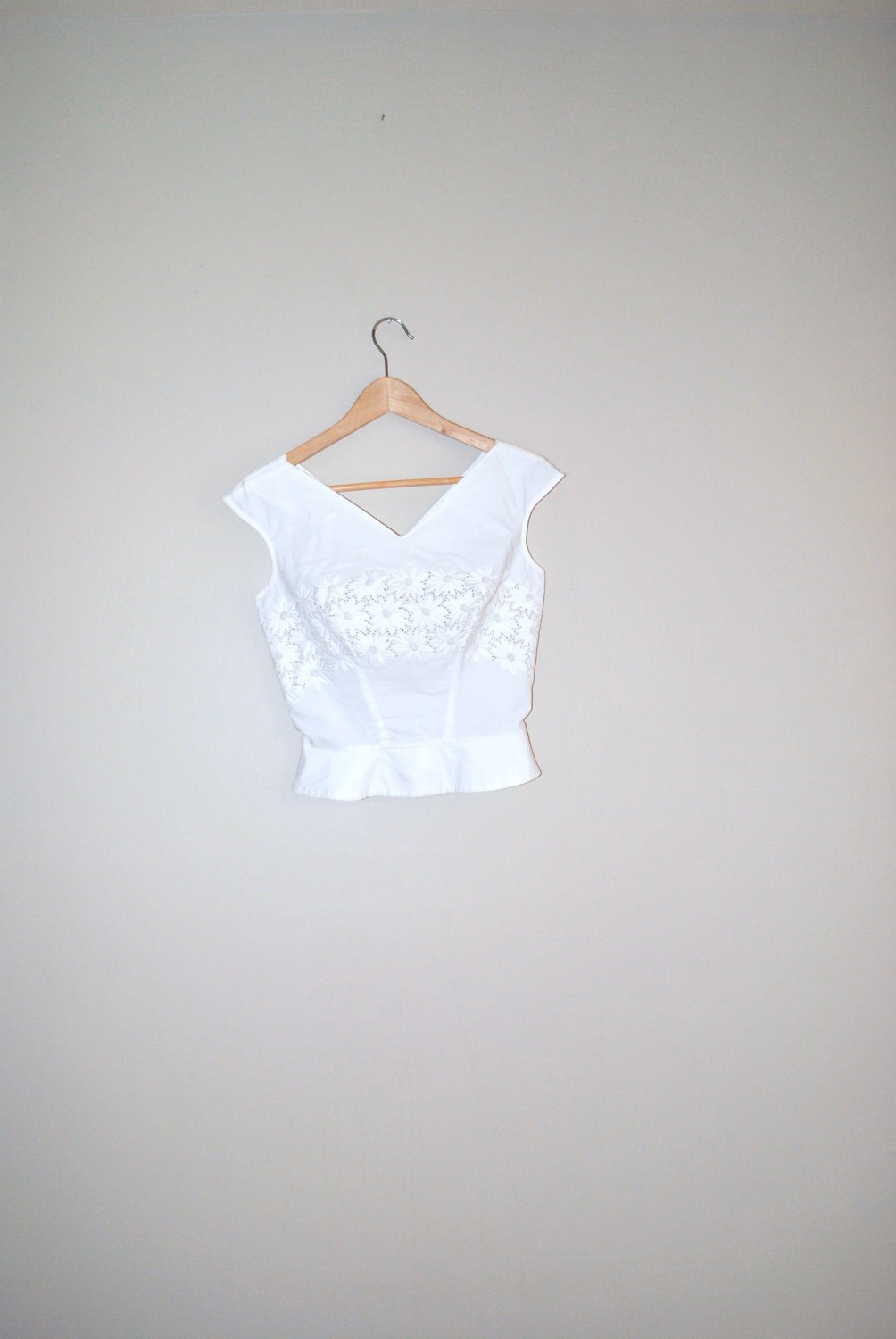 vintage 1950s blouse / 50s top / fitted lace shirt