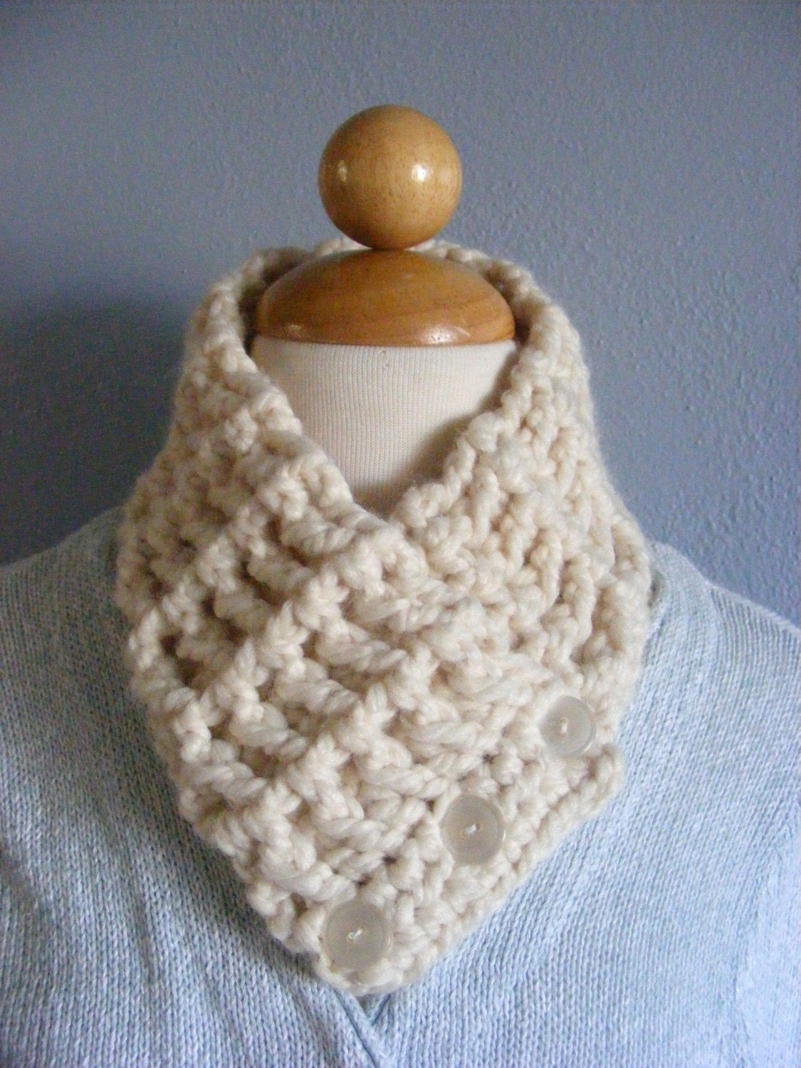 Child Scarf, Kids Scarf, 4T to Preteen Textured Kids Scarf, Kids Scarflette, Cowl  - Cream Warm, Button, Crochet Girls Scarf, Boys Scarf