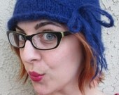SUPER SALE Lincoln Park Cloche in Midnight Crusade, Avec Le Bow