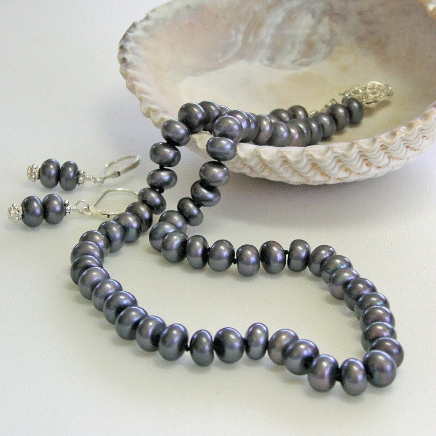 Stormy Sea Hand Knotted Pearl Necklace Set