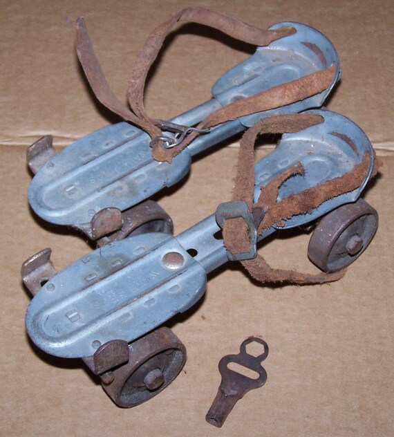 Vintage Roller Skates and Key by ShymaliLlamas on Etsy