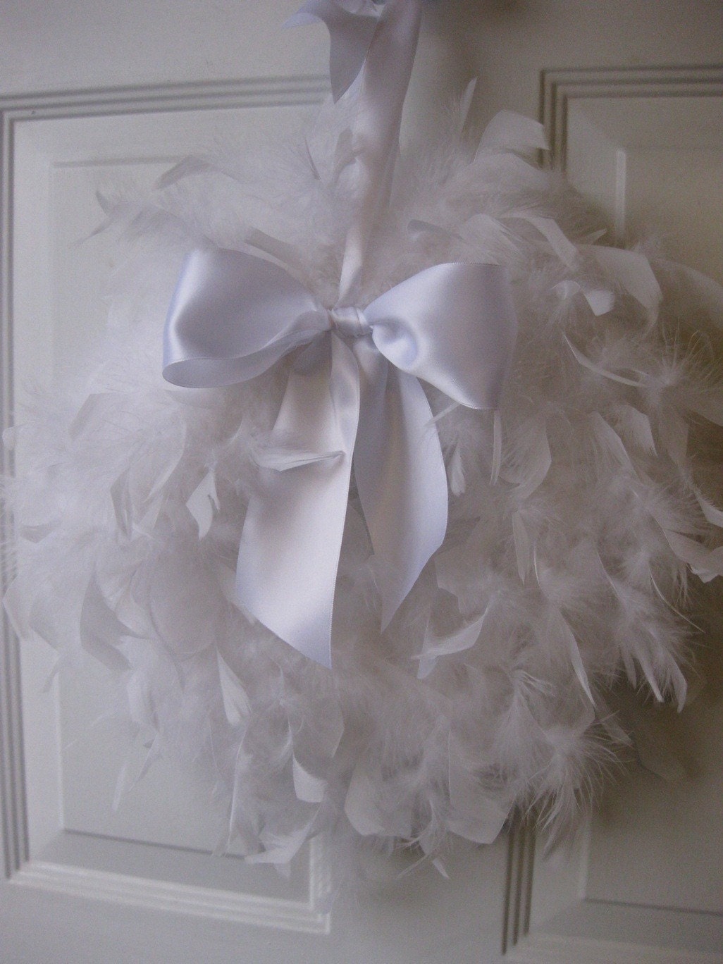 romantic feather wreath- white