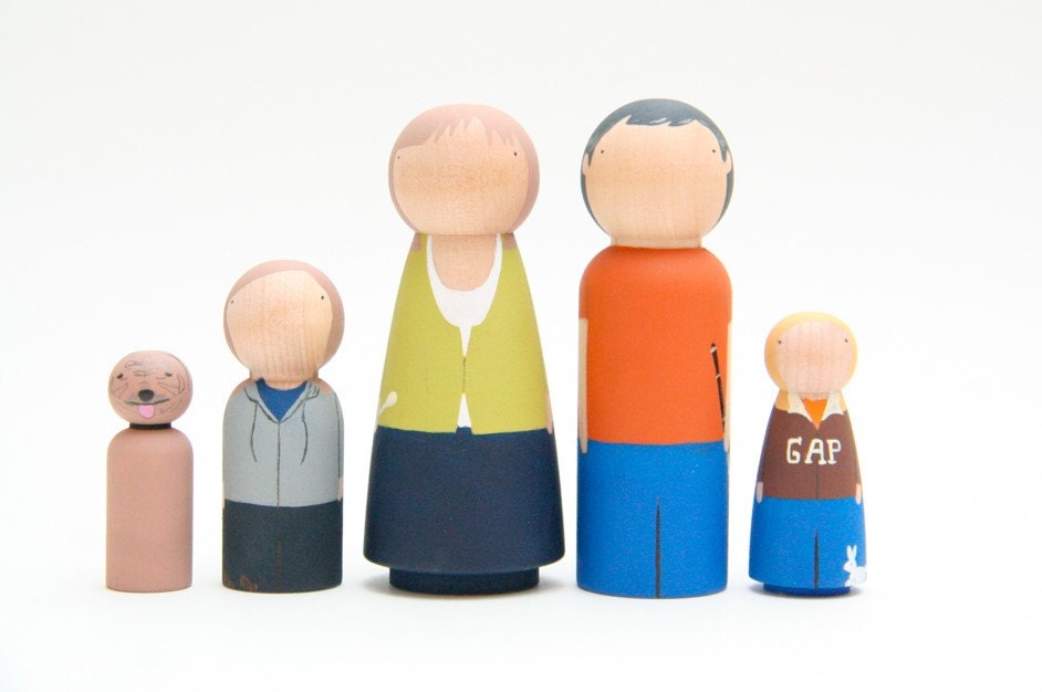 Personalized Custom Family of 5 // Mothers Day Gift Ideas  // Family Portrait Painted Peg Dolls // Wooden Toys