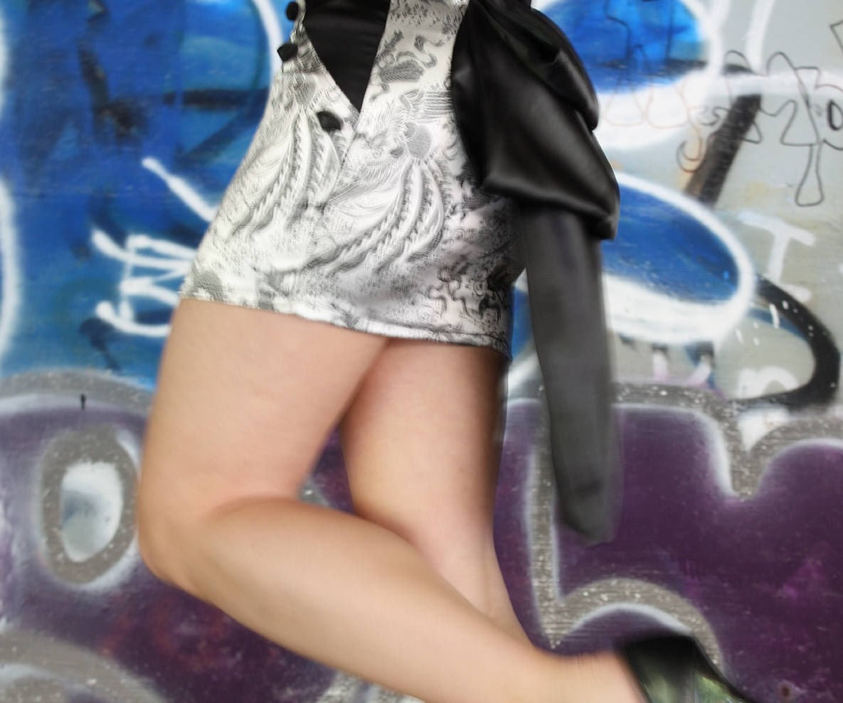 Asian inspired mini skirt XS
