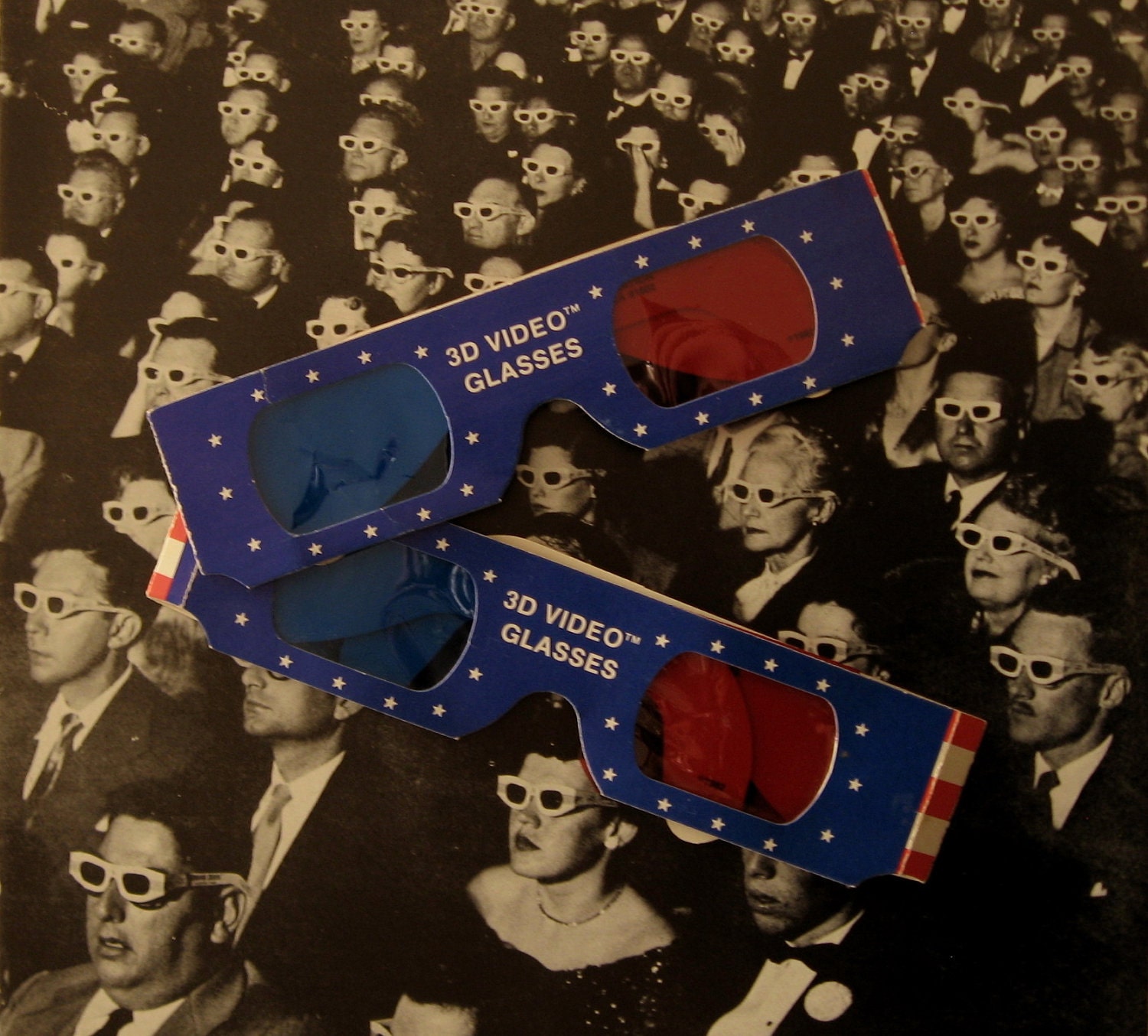 3D TV glasses 1980s vintage