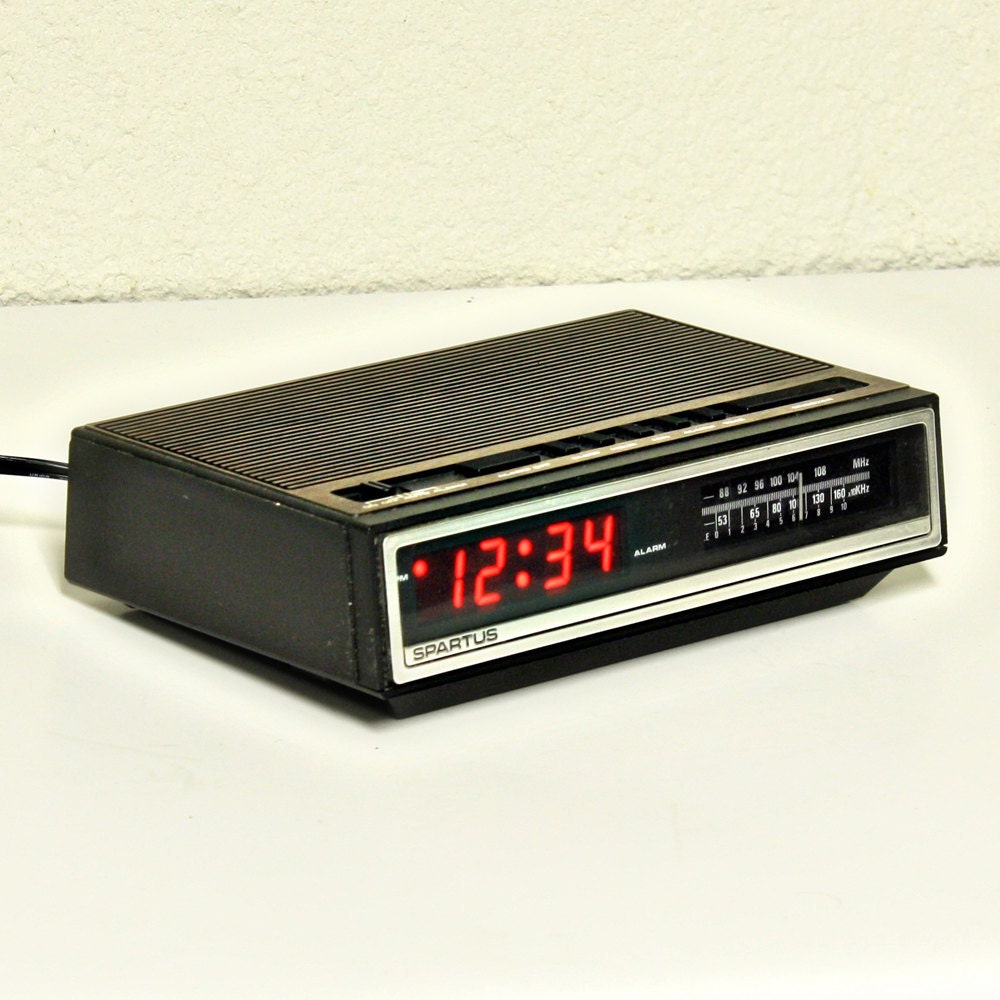 vintage-alarm-clock-clock-radio-digital-by-oldcottonwood