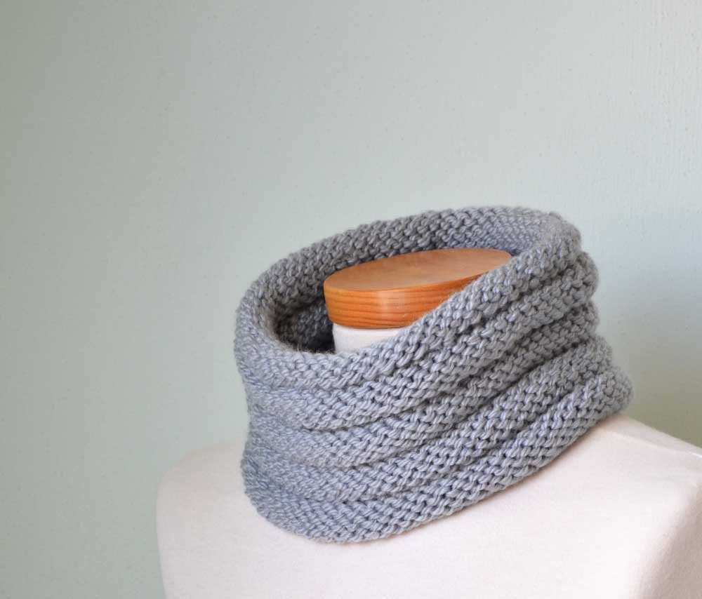 Grey ribbed knitted cowl, Unisex E444