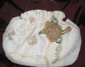SALE   Exquisite Threads Purse