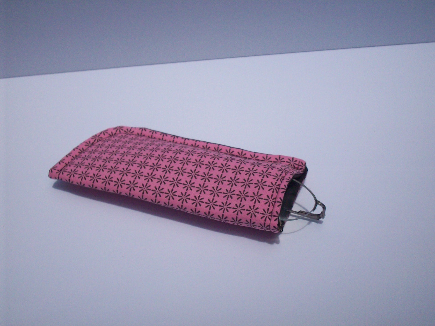 Daisy Chain on Pink Eyeglass or Sunglass Case Pouch Choose your Size