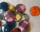 10 Gingham Buttons