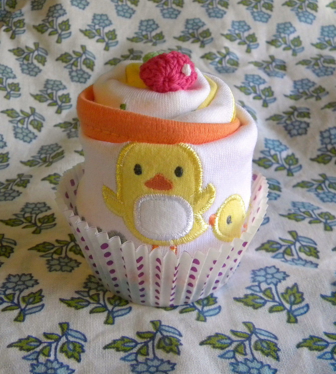 Double Bib Cupcake