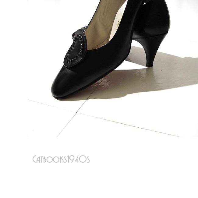 Vintage 1960s Black Rhinestone Heels - Noir Couture Pumps Size 9B