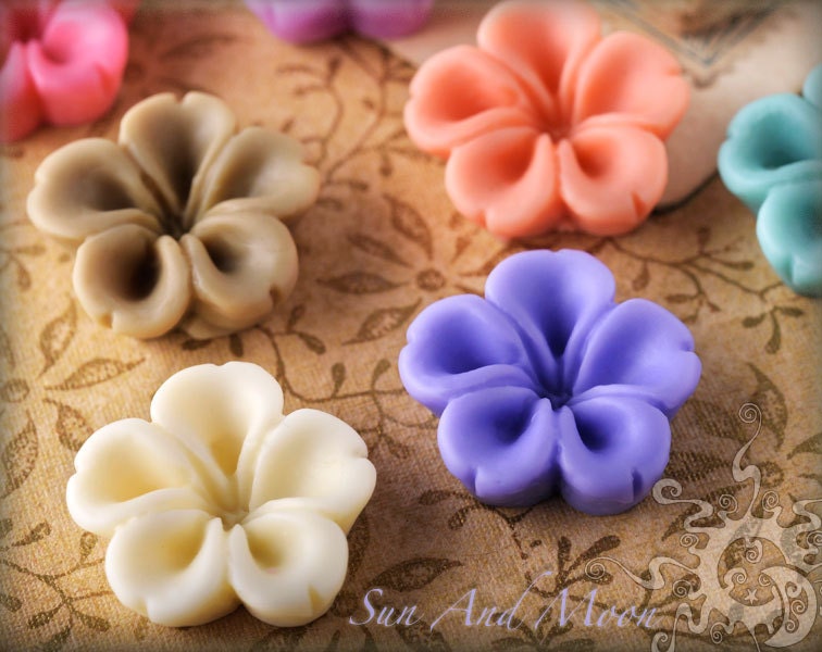 Resin Cabochons - 20pcs Flower Cabochons - Chrysanthemum Mum - 16mm Flat Back - Mix and Match Your Choice of Colorful Resin Flowers - 16RF