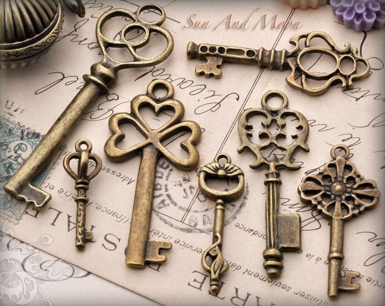 Vintage Style Key Set - 7 Unique Skeleton Keys in Antique Finish - Penda