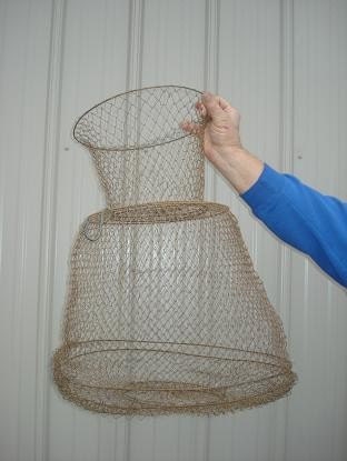 Vintage Rustic Wire Fishing Basket Large b