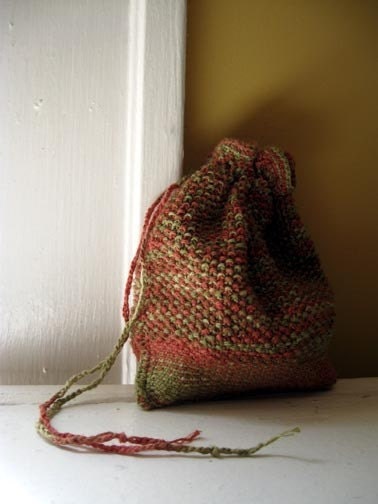Knit rune bag. Vintage Rose.  drawstring pouch to hold your divination set