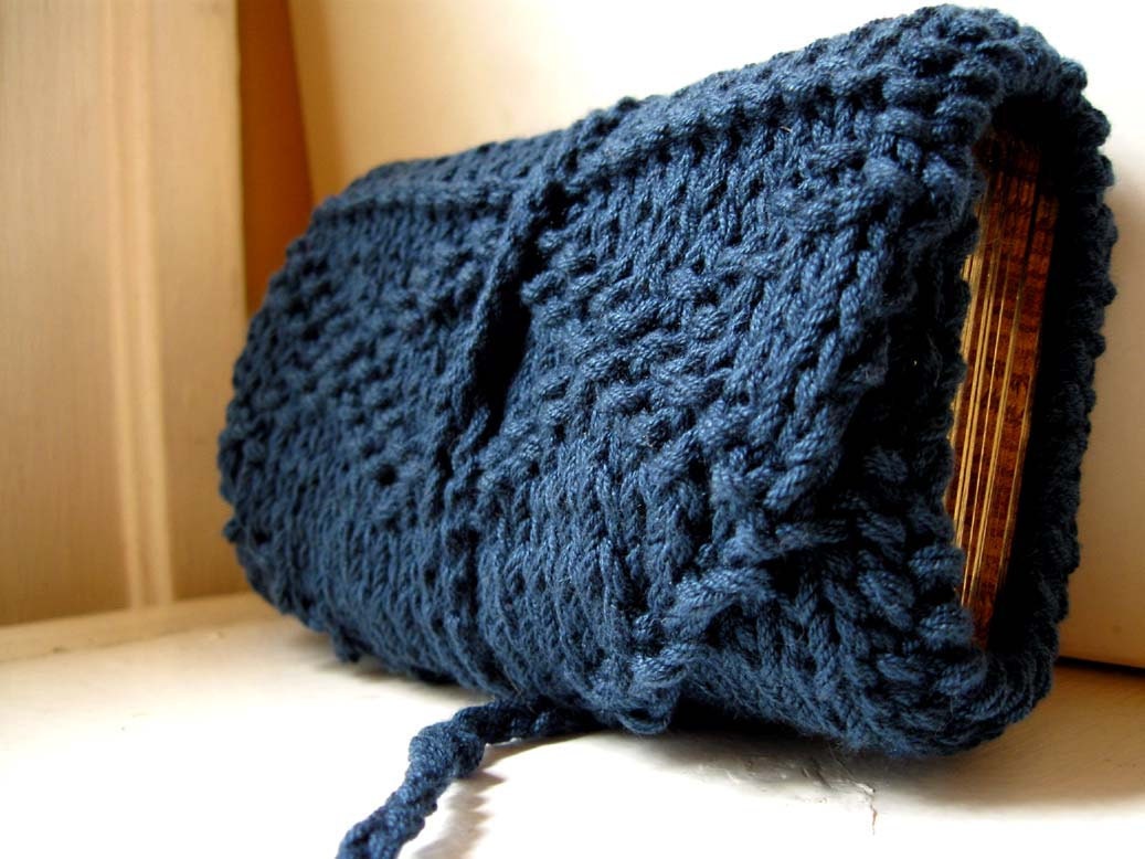 Knit tarot wrap. Diamante in navy blue