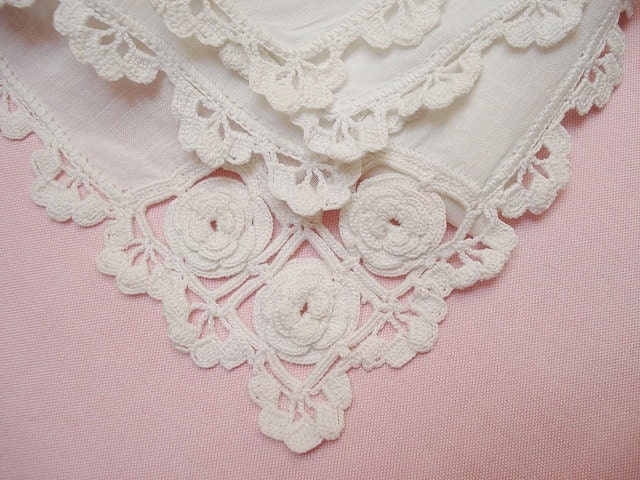 Vintage Linens Lace Hanky Handkerchief w Irish Crochet
