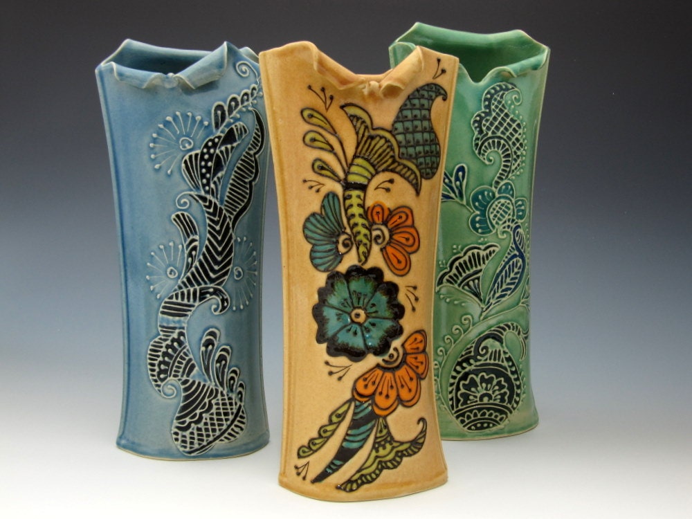 Vase inspired by Henna Tattoo designs