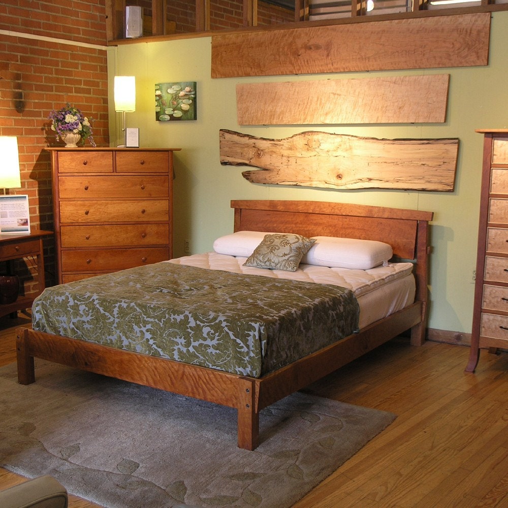 Queen wood platform bed frame Sunrise
