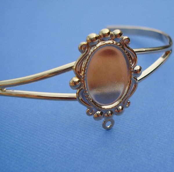 Adjustable Gold 1 ring/loop Bracelet with 27x22mm Vertical Setting for a 14x10mm Flat Back Stone or Cab (1)