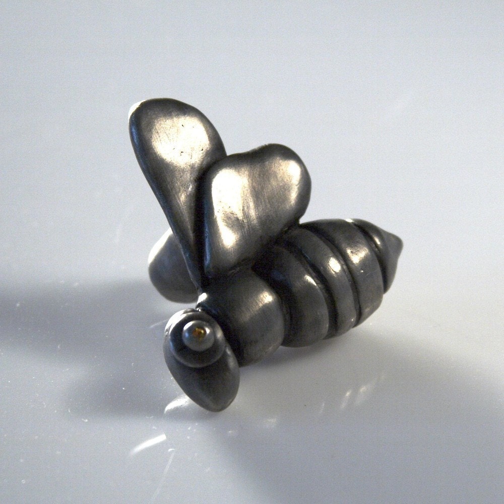 Amallie the Bumble Bee Pewter Knob