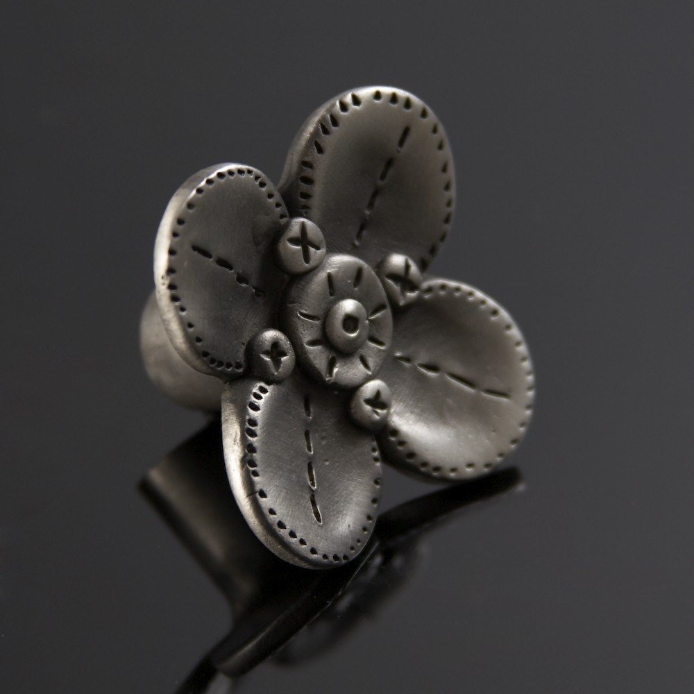 Clover Flower Pewter Knob