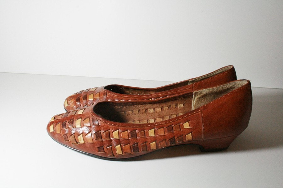RESERVED Woven Leather Kitten Heels Sz 7.5 RESERVED