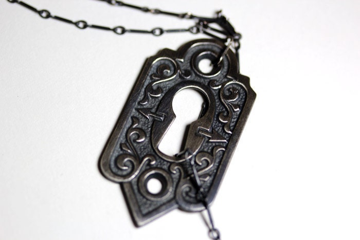 beauty is convulsive. skeleton key lariat.