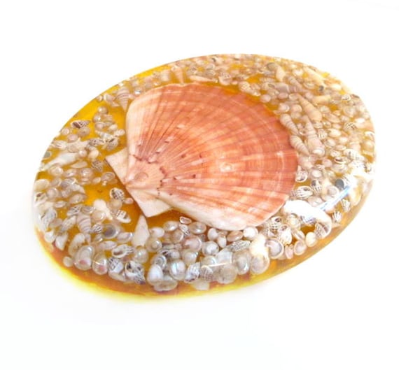 Vintage Shell Trivet, Seashell Resin Tray Wall Hanging - VintagePennyLane Vintage Shell Trivet, Seashell Resin Tray Wall Hanging - VintagePennyLane