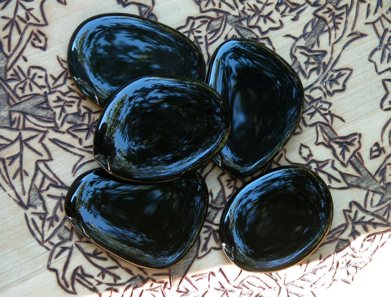 Black Onyx Rare Flat Large Scrying Palm Stones . Intuition, Divination, Strength, Change, Balance, Grounding, Focus, Self Confidence, Banish