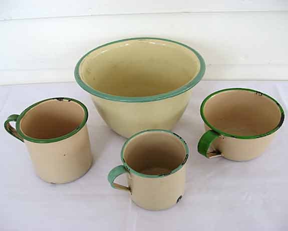 Lot of 4 Pieces of 1940 Vintage Jade Green Rim Buttercream Color Enamel Ware, Bowl, Mugs