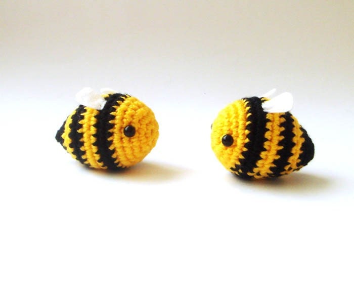 bees -  bumble bees set of 2 love couple valentine