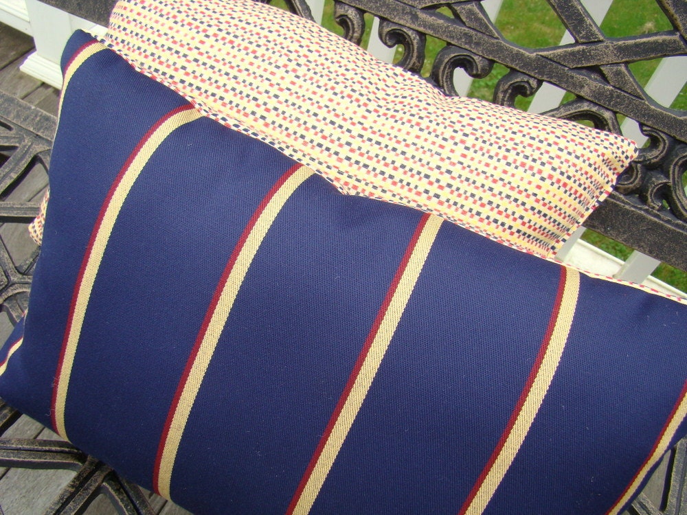 Sunbrella Reversible indoor/outdoor pillows - Set of 2