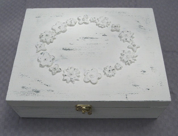 WOODEN JEWELRY BOX Creamy-Dreamy  "Shabby Chic"