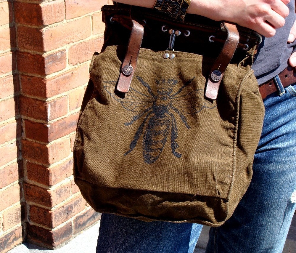 QUEEN BEE Vintage military bag Meatbagz original