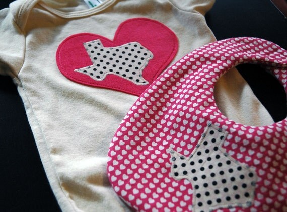 I Love Texas Welcome Baby Gift Set in Pink