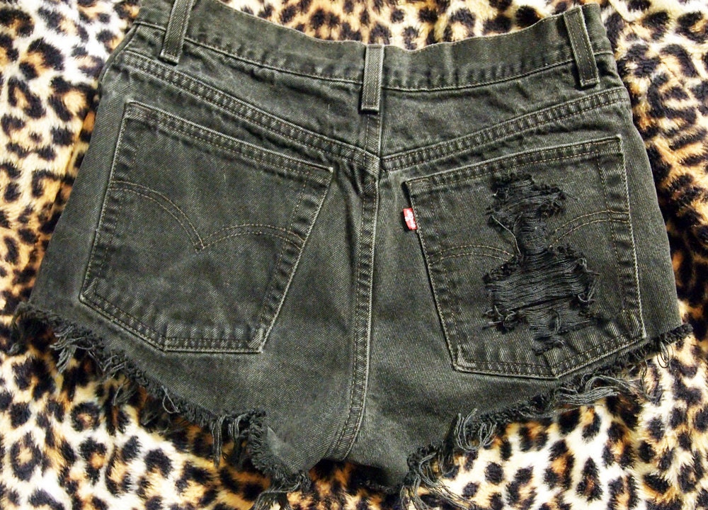 HELTER SKELTER// Vintage SPIKED Stud Levi's Cut Off Black Denim Shorts, M