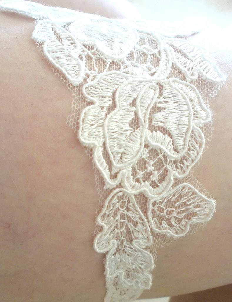 Royalty elegance ivory lace wedding garter bridal garter ivory lace garter with beautiful bridal quality embroidery