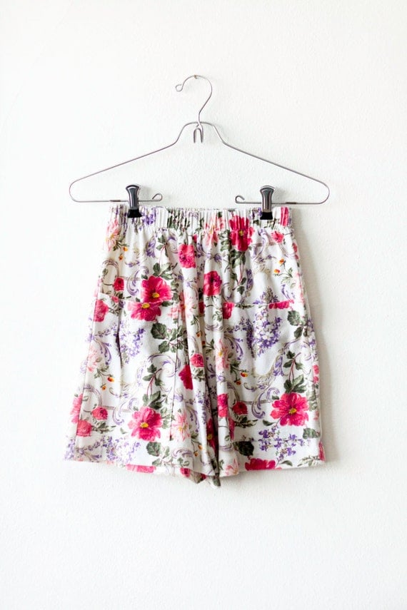 CIAO SUMMER SALE Floral High Waisted Shorts Size Small