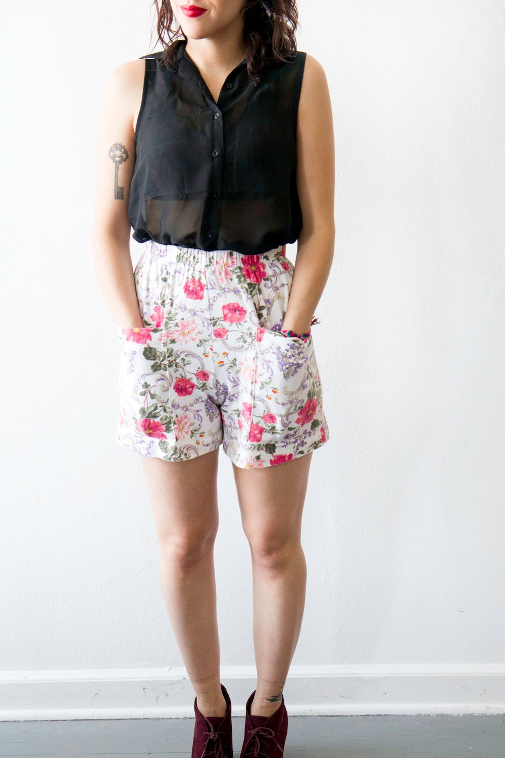 CIAO SUMMER SALE Floral High Waisted Shorts Size Small