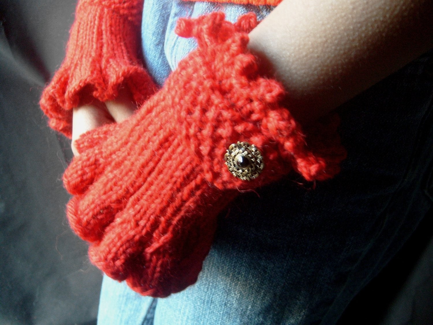 RETRO-VICTORIAN RUFFLED KNIT CUFFS / In RED - Luxurious Merino Wool and Alpaca and Silk Yarn
