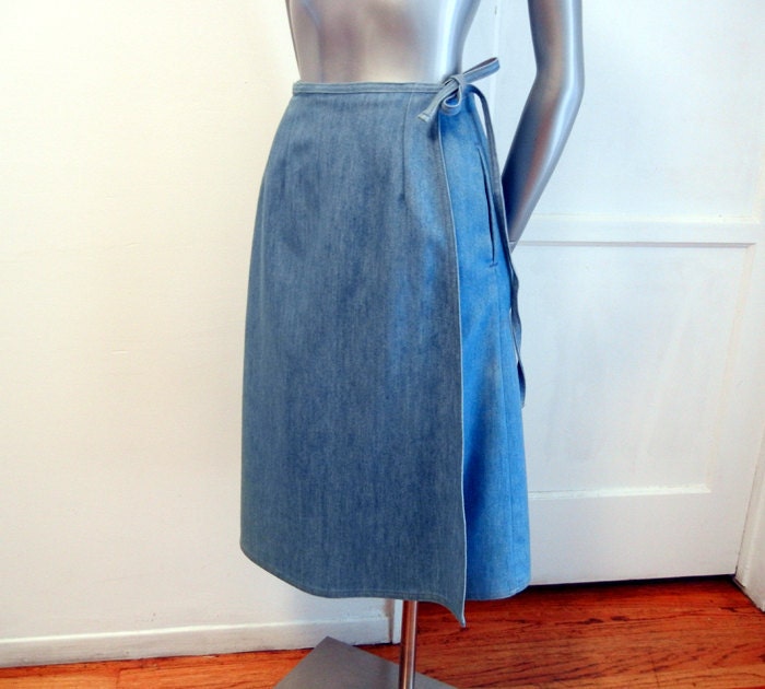 1970s skirt / The Blues Vintage 70's Denim Wrap Skirt